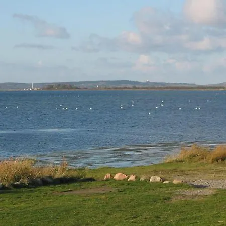 Ferienwohnung-auf-ruegen-fuer-3-erwachsene-und-1-kind-in-schaprode-zi6