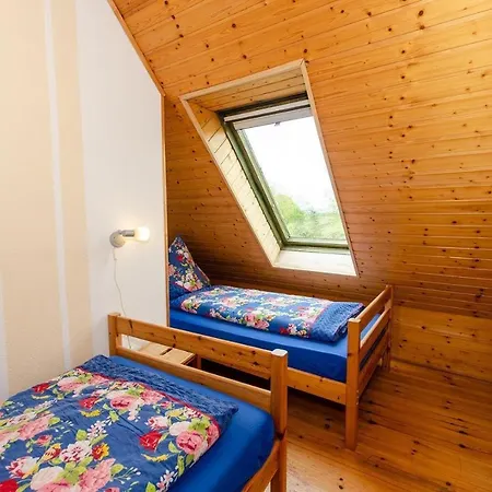 Ferienwohnung-auf-ruegen-fuer-3-erwachsene-und-1-kind-in-schaprode-zi6 * Schaprode