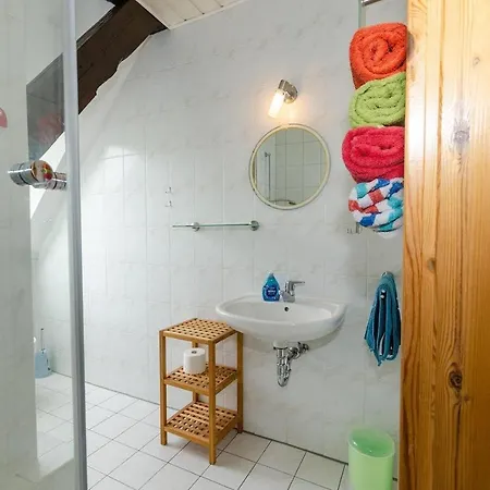 Ferienwohnung-auf-ruegen-fuer-3-erwachsene-und-1-kind-in-schaprode-zi6 Schaprode