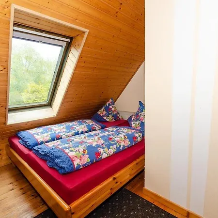 Ferienwohnung-auf-ruegen-fuer-3-erwachsene-und-1-kind-in-schaprode-zi6