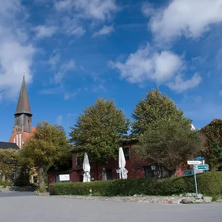 Ferienwohnung-auf-ruegen-fuer-3-erwachsene-und-1-kind-in-schaprode-zi6 *