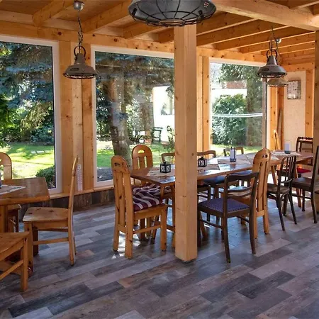 Ferienwohnung-auf-ruegen-fuer-3-erwachsene-und-1-kind-in-schaprode-zi6 Apartmán *